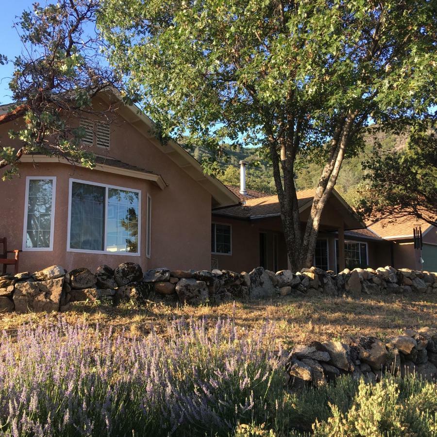 Foxtail Farm Bed & Breakfast Ponderosa Basin Exterior photo